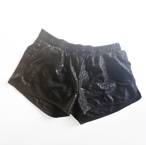 Zyia Bomber Shorts - Picture 3 of 4